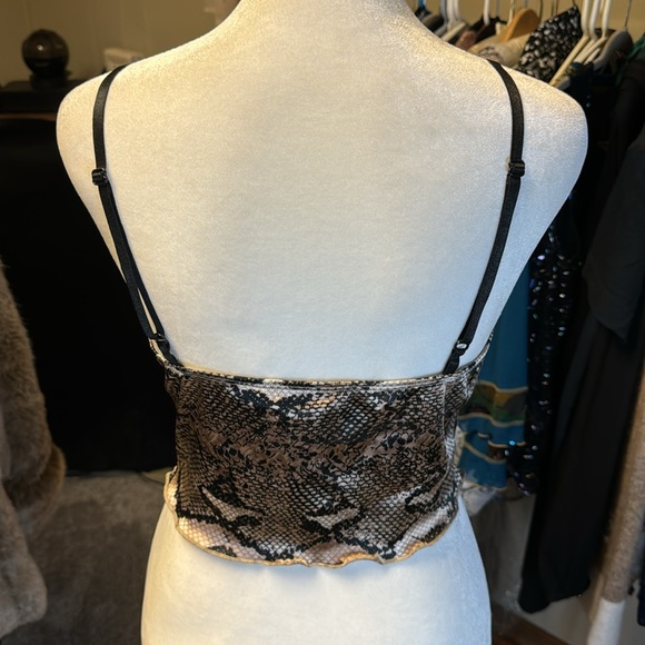 Cute cami snakeskin design. Size S - Picture 6 of 7